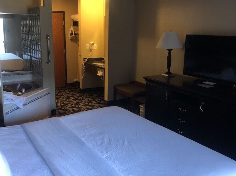 فندق Express Suites Riverport Inn & Suites