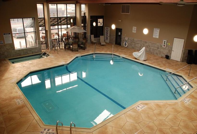 فندق Express Suites Riverport Inn & Suites