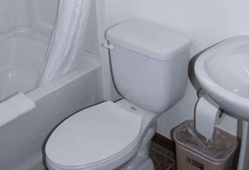 호텔 Golden Wheat Budget Host Inn Junction City