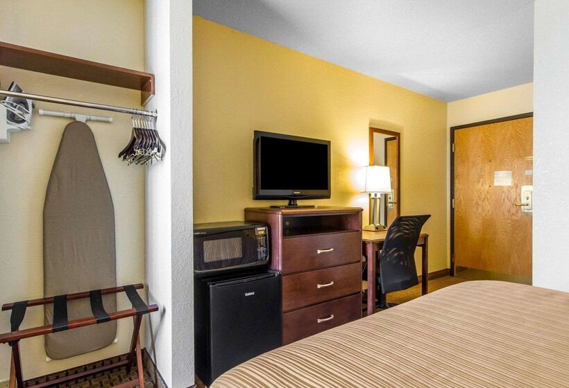فندق Quality Inn