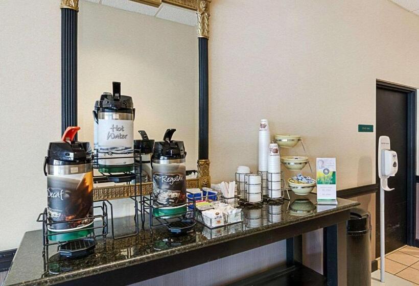 فندق Quality Inn