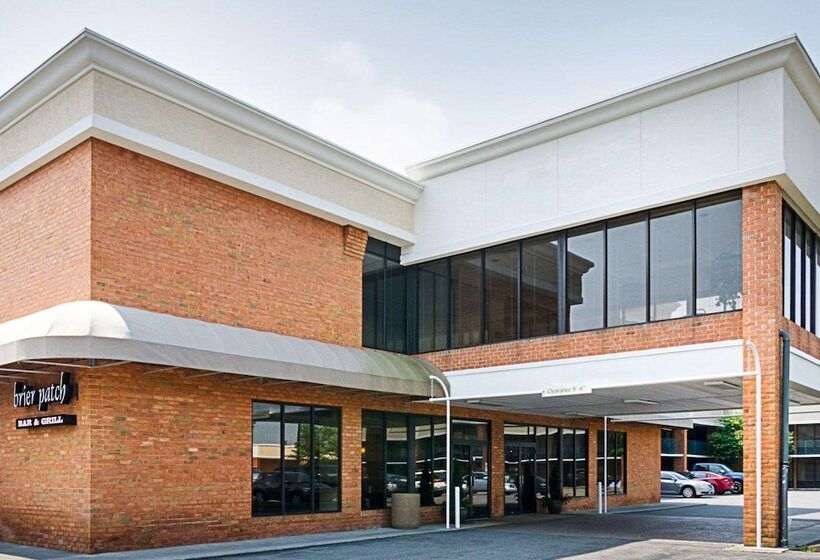 فندق Quality Inn