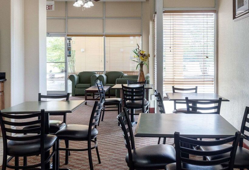 בית מלון כפרי Quality Inn Louisville