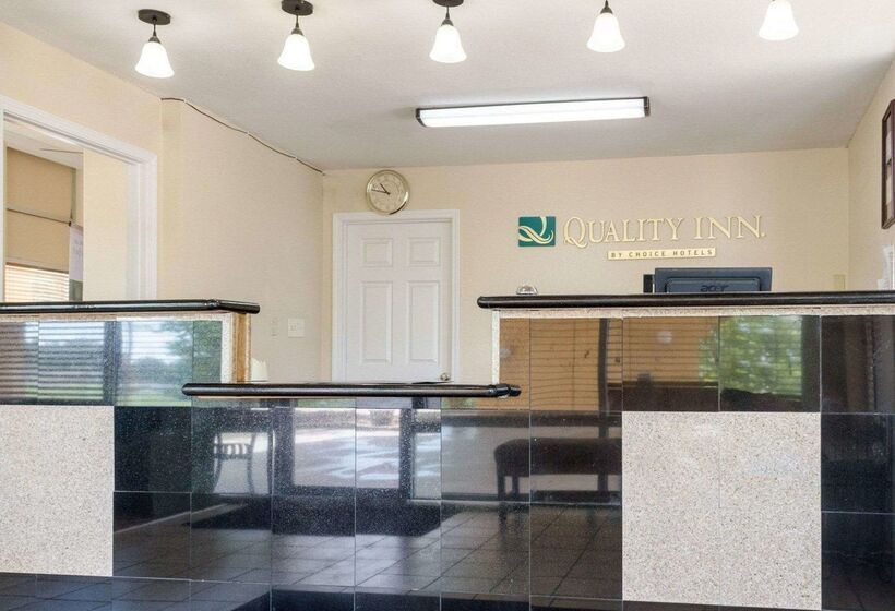 בית מלון כפרי Quality Inn Louisville