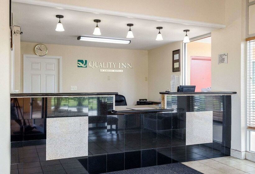 בית מלון כפרי Quality Inn Louisville