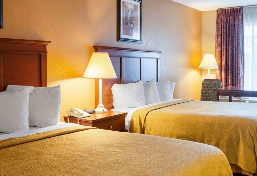 בית מלון כפרי Quality Inn Louisville