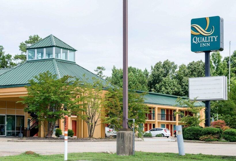 בית מלון כפרי Quality Inn Louisville