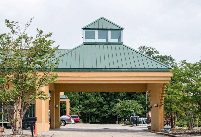 בית מלון כפרי Quality Inn Louisville