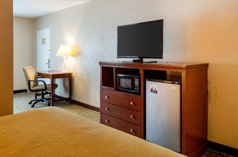בית מלון כפרי Quality Inn Louisville