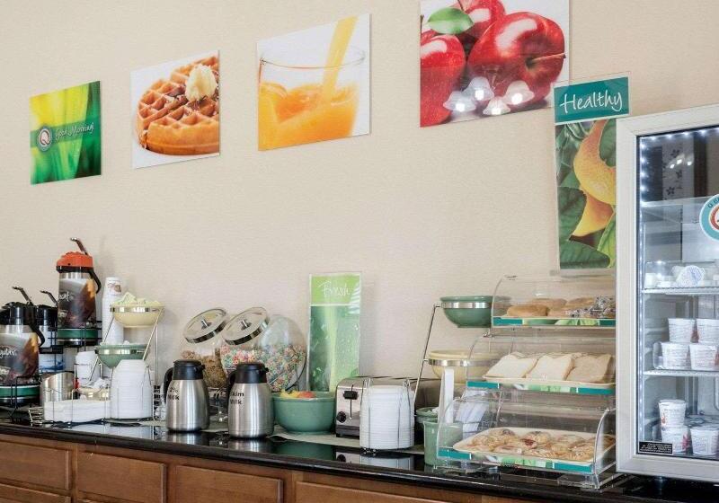 בית מלון כפרי Quality Inn Louisville