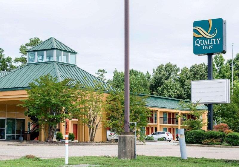 בית מלון כפרי Quality Inn Louisville