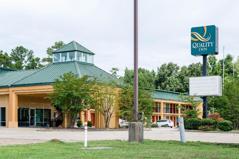 בית מלון כפרי Quality Inn Louisville