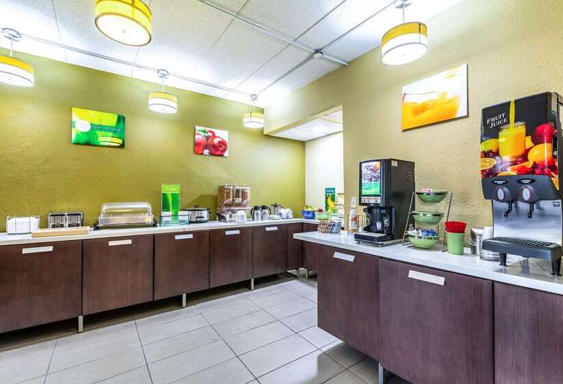 בית מלון כפרי Quality Inn & Suites Southport