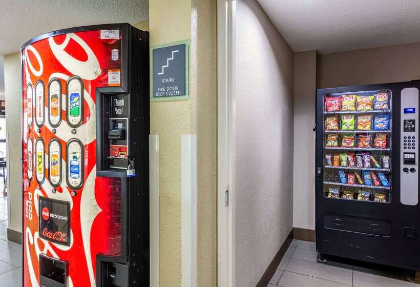 בית מלון כפרי Quality Inn & Suites Southport