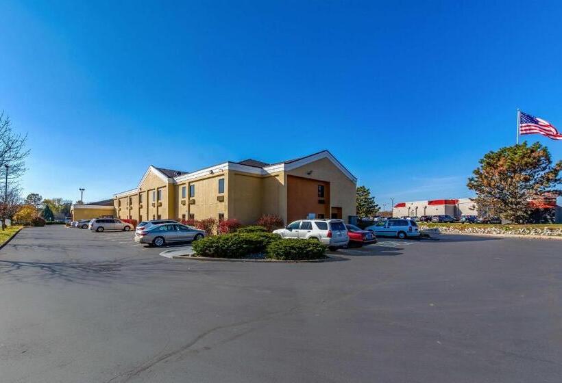 בית מלון כפרי Quality Inn & Suites Southport