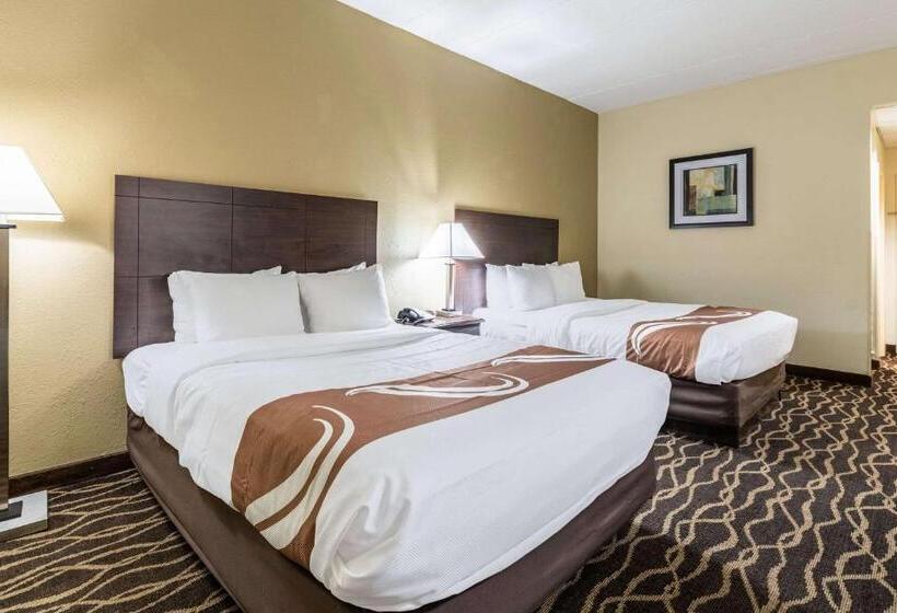 בית מלון כפרי Quality Inn & Suites Southport