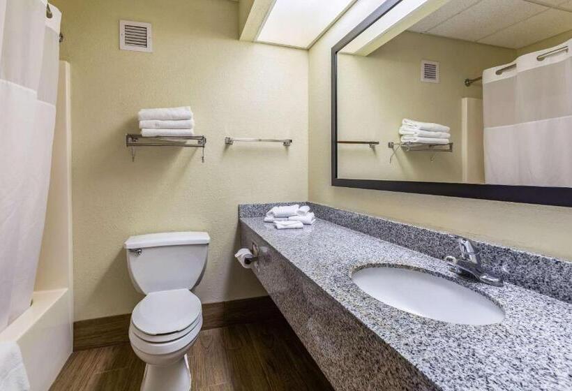 בית מלון כפרי Quality Inn & Suites Southport