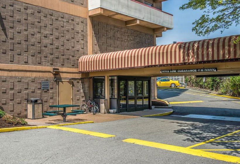 酒店 Quality Inn University Center