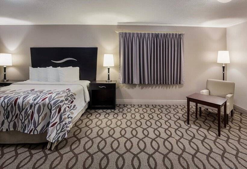 هتل Red Roof Inn & Suites Lexington   Hamburg