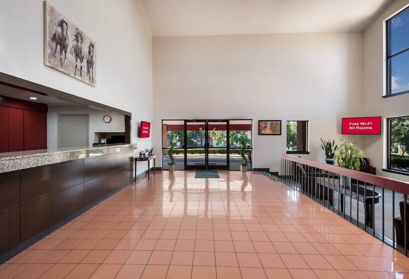 هتل Red Roof Inn & Suites Lexington   Hamburg