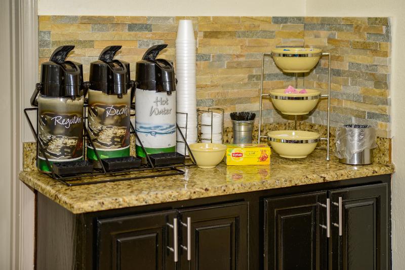 Отель Red Roof Inn Tallahassee East