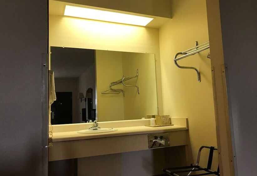 فندق Rocky Creek Inn