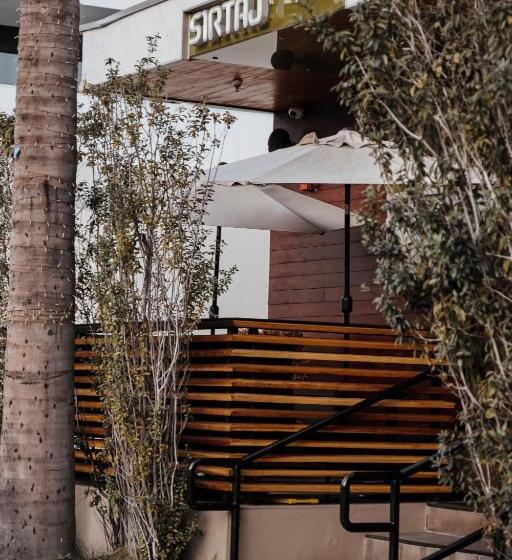 هتل Sirtaj   Beverly Hills