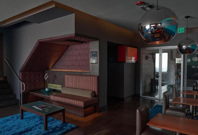 هتل Sirtaj   Beverly Hills