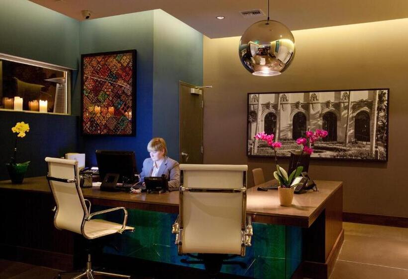 هتل Sirtaj   Beverly Hills