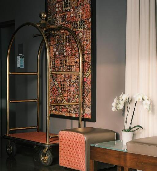 هتل Sirtaj   Beverly Hills