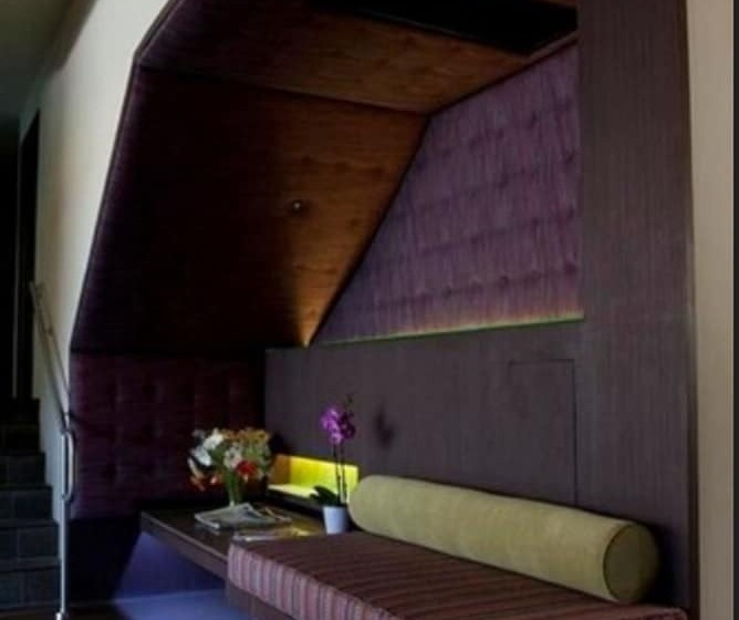 هتل Sirtaj   Beverly Hills