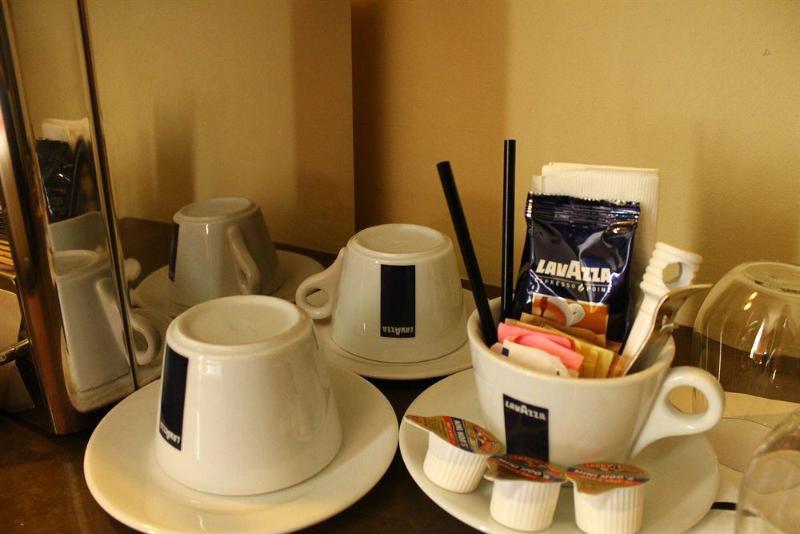 هتل Sirtaj   Beverly Hills