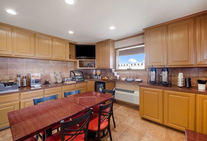 Surestay Hotel By Best Western Rockdale