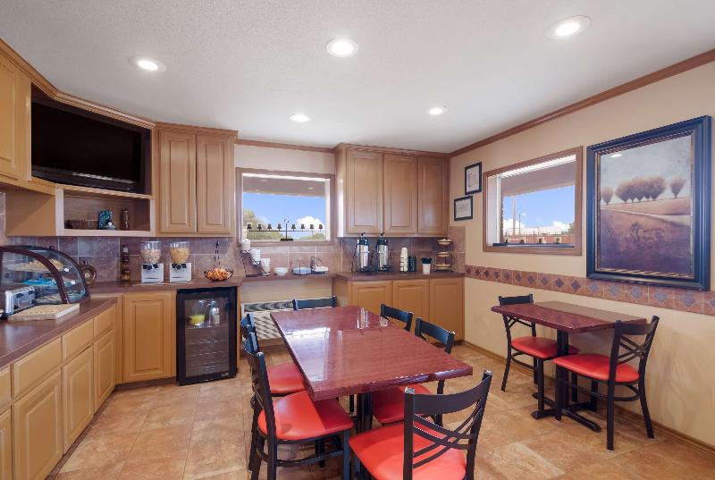 Surestay Hotel By Best Western Rockdale