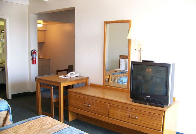 فندق The Budget Inn & Suites