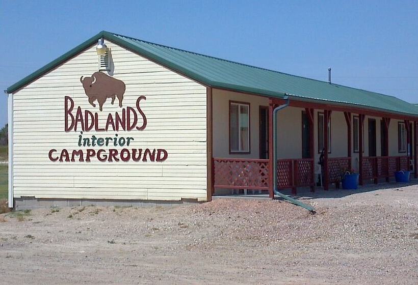 فندق على الطريق Badlands Hotel & Campground