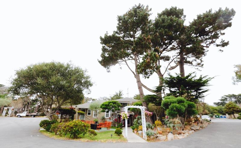 فندق على الطريق Bideawee Inn And Cottages