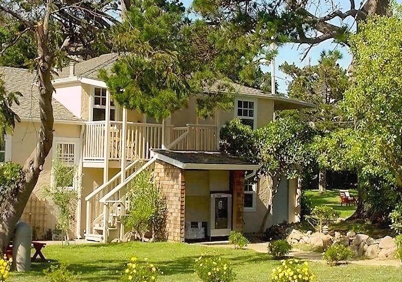 فندق على الطريق Bideawee Inn And Cottages