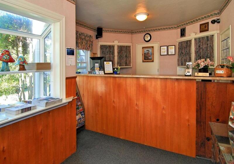 فندق على الطريق Bideawee Inn And Cottages