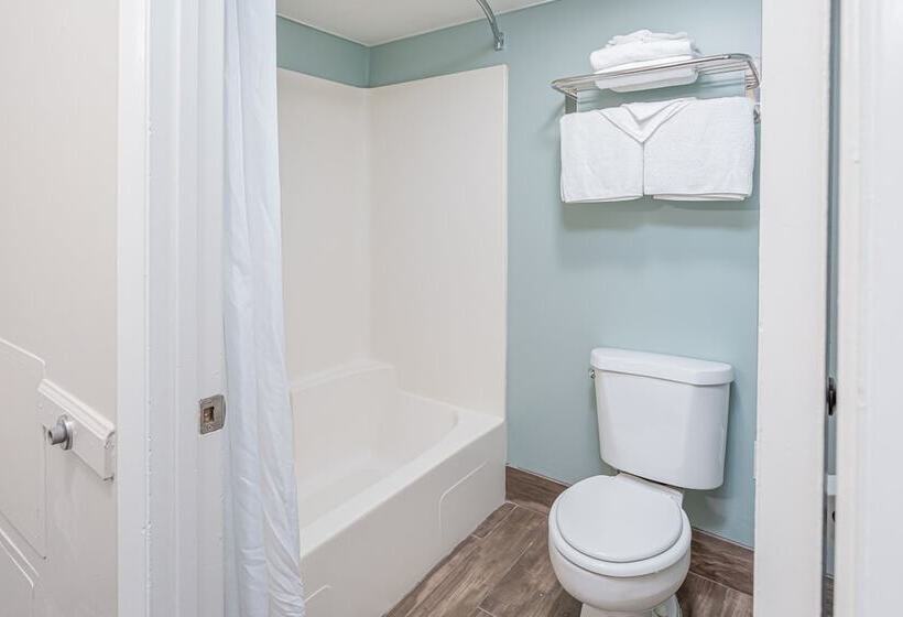 فندق على الطريق Bikini Beach Resort