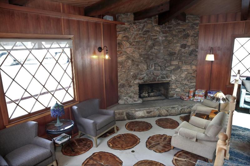 汽车旅馆  Bluebird Inn