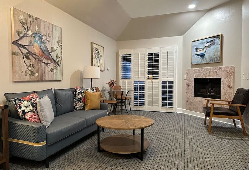 汽车旅馆  Bluebird Inn