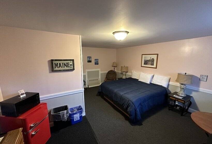 فندق على الطريق Bucksport Inn