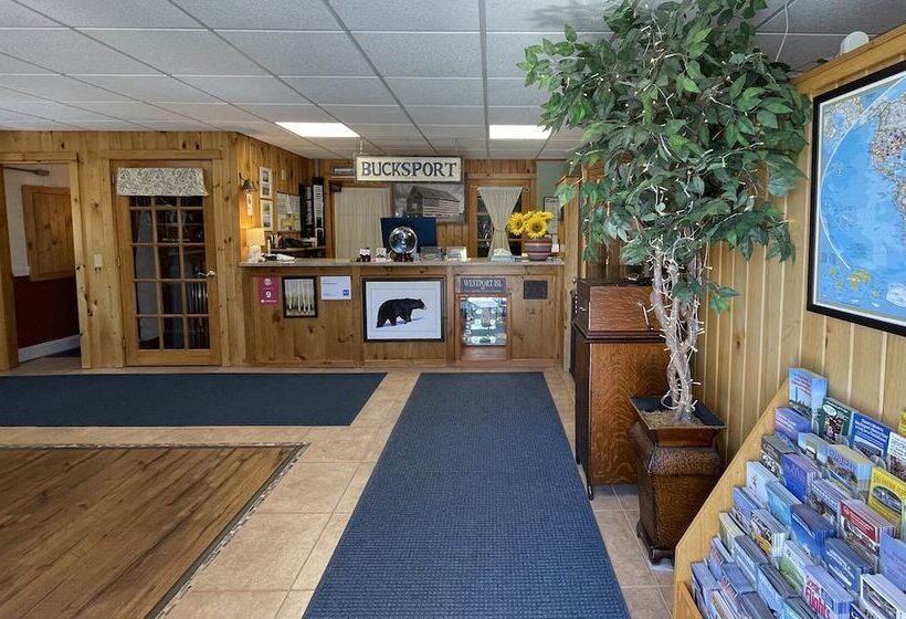 فندق على الطريق Bucksport Inn