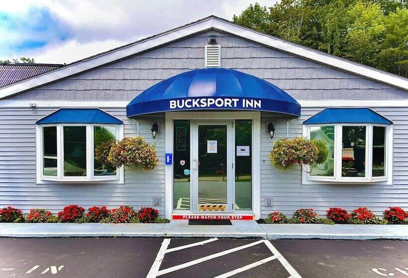 فندق على الطريق Bucksport Inn