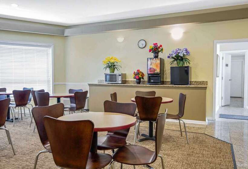 مُتل Rodeway Inn Lyons  La Grange