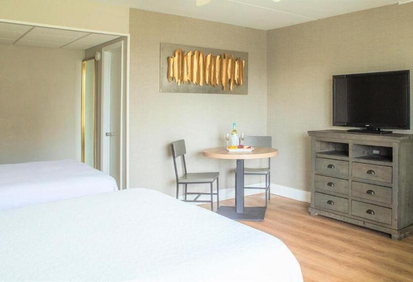 Bristol Plaza Resort Motel