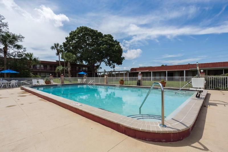 منتجع Motel 6spring Hill, Fl  Weeki Wachee