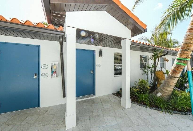 Siesta Key Beach Resort And Suites