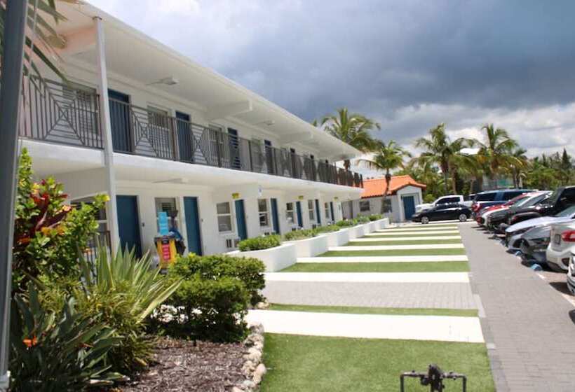 Siesta Key Beach Resort And Suites
